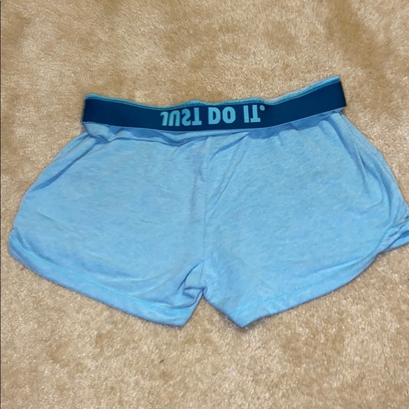 - Nike workout top and shorts-Teal - Picture 6 of 7